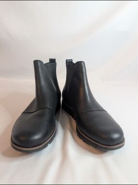 Women's Sorel Black Chelsea-Style Ankle Boots Size 8.5